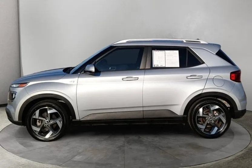 2022 Hyundai Venue SEL Limited photo 1