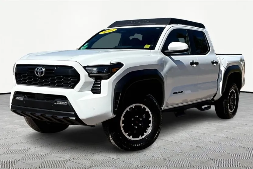 2024 Toyota Tacoma TRD 4x4 photo 1