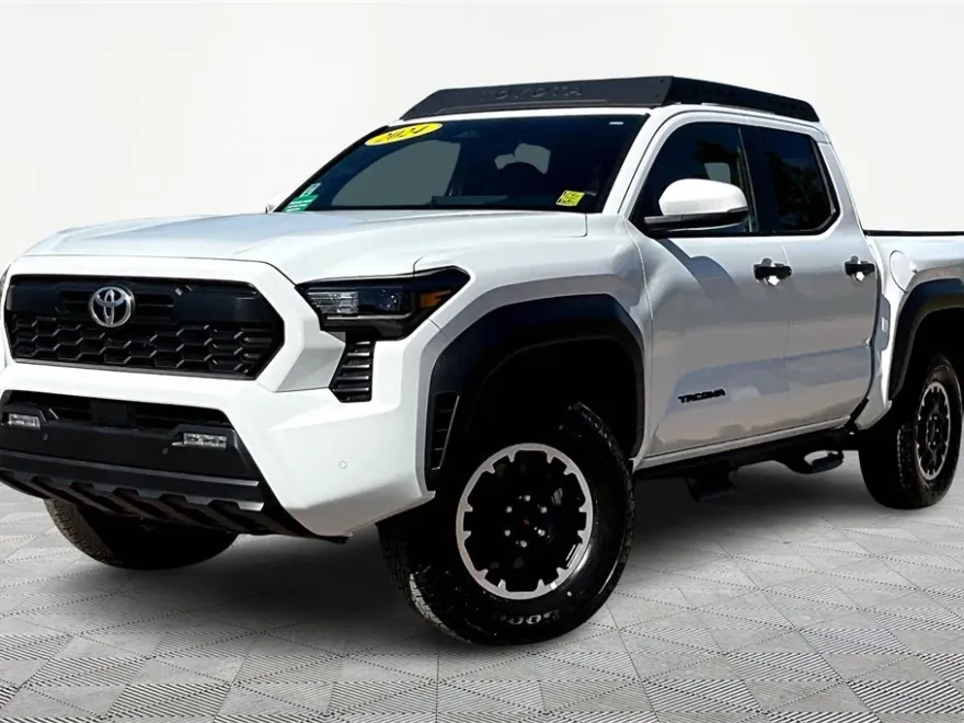 2024 Toyota Tacoma TRD 4x4 photo 1