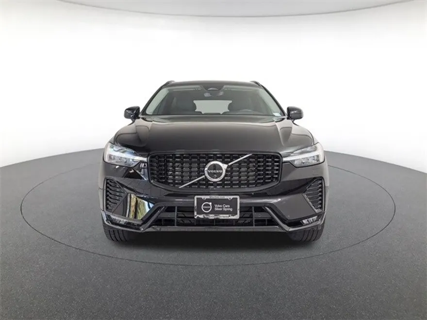 2025 Volvo XC60 Plus photo 1