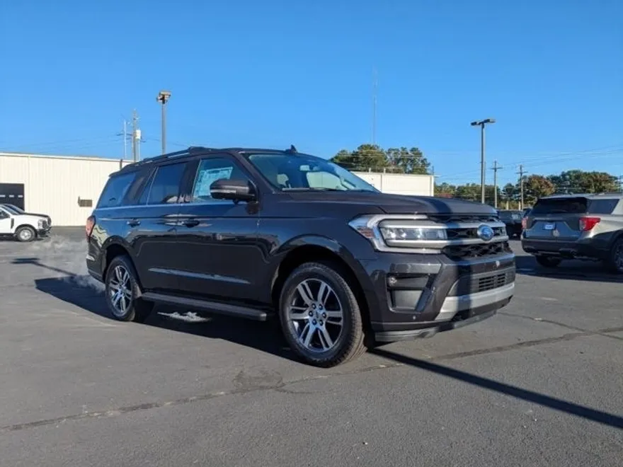 2024 Ford Expedition XLT photo 1
