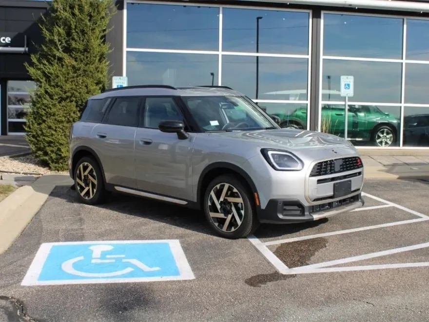 2025 Mini Countryman ALL4 S Iconic photo 1
