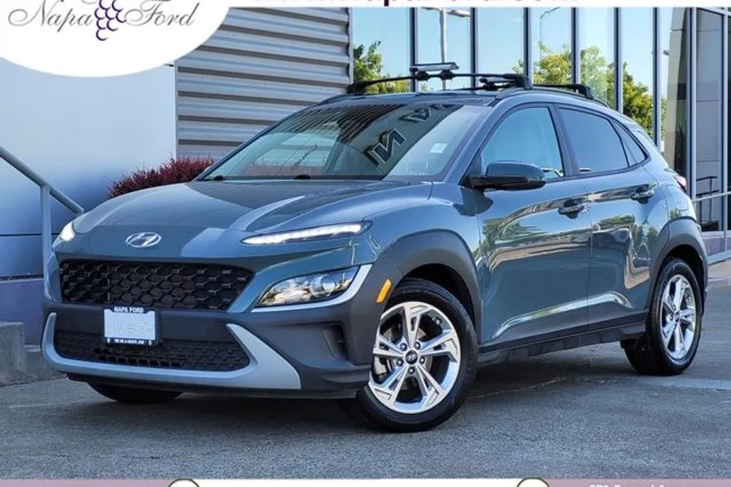 2022 Hyundai Kona SEL photo 1