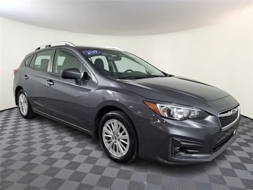 2018 Subaru Impreza 2.0i Premium photo 1