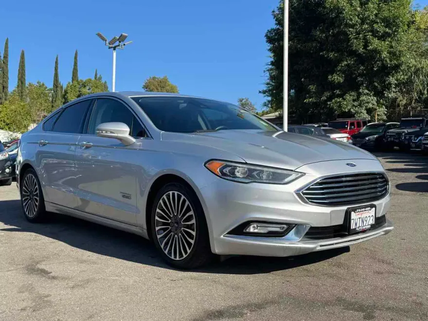 2017 Ford Fusion Energi Titanium photo 1