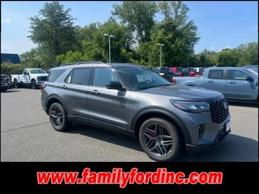 2025 Ford Explorer ST-Line photo 1