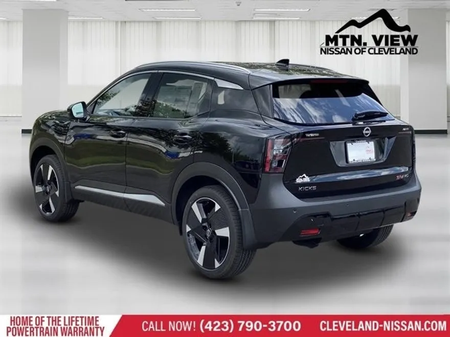 2025 Nissan Kicks SR photo 1