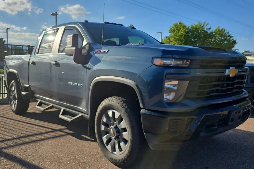2025 Chevrolet Silverado 2500HD Custom photo 1