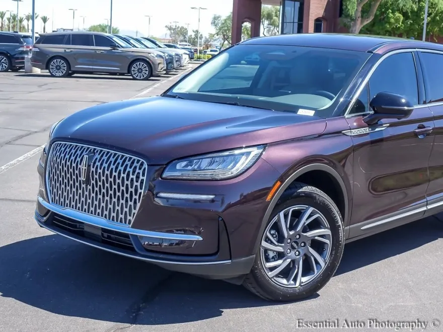 2023 Lincoln Corsair Standard photo 1