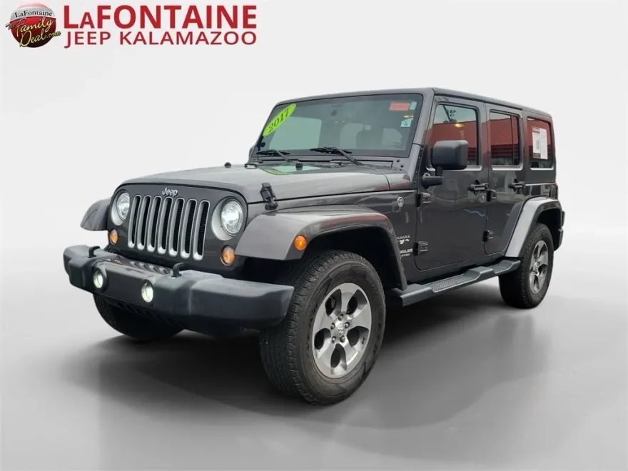 2017 Jeep Wrangler Unlimited Sahara photo 1