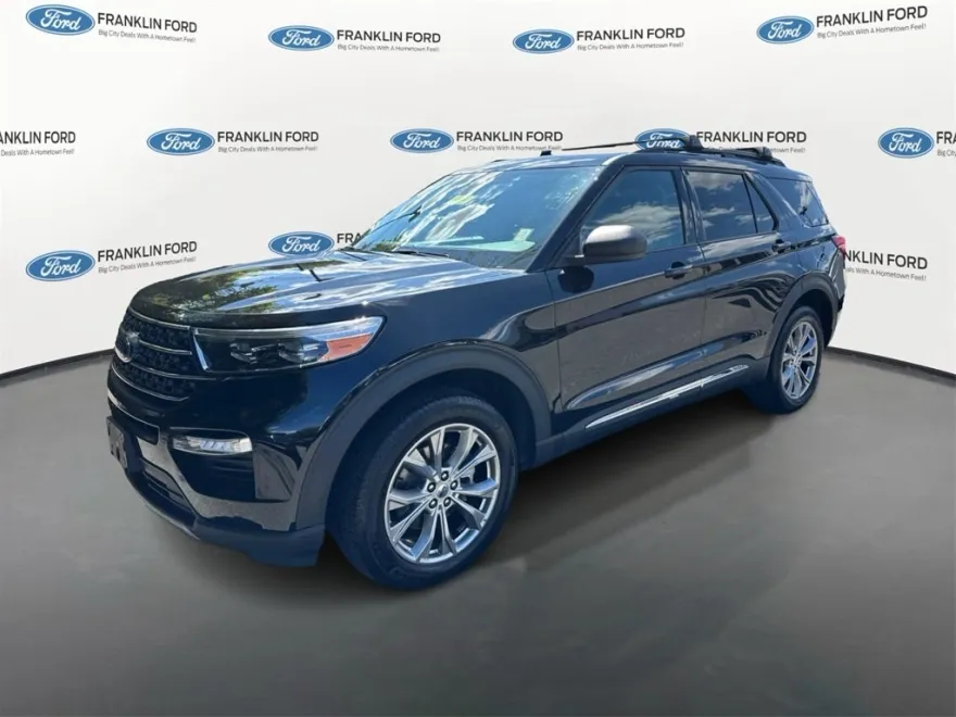 2022 Ford Explorer XLT photo 1
