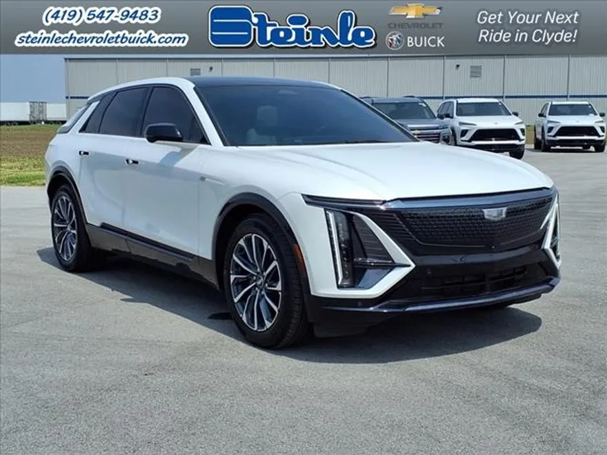 2024 Cadillac Lyriq Sport photo 1