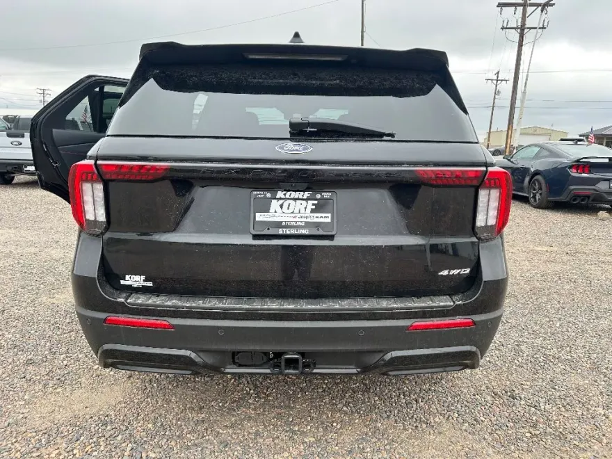 2025 Ford Explorer ST-Line photo 1