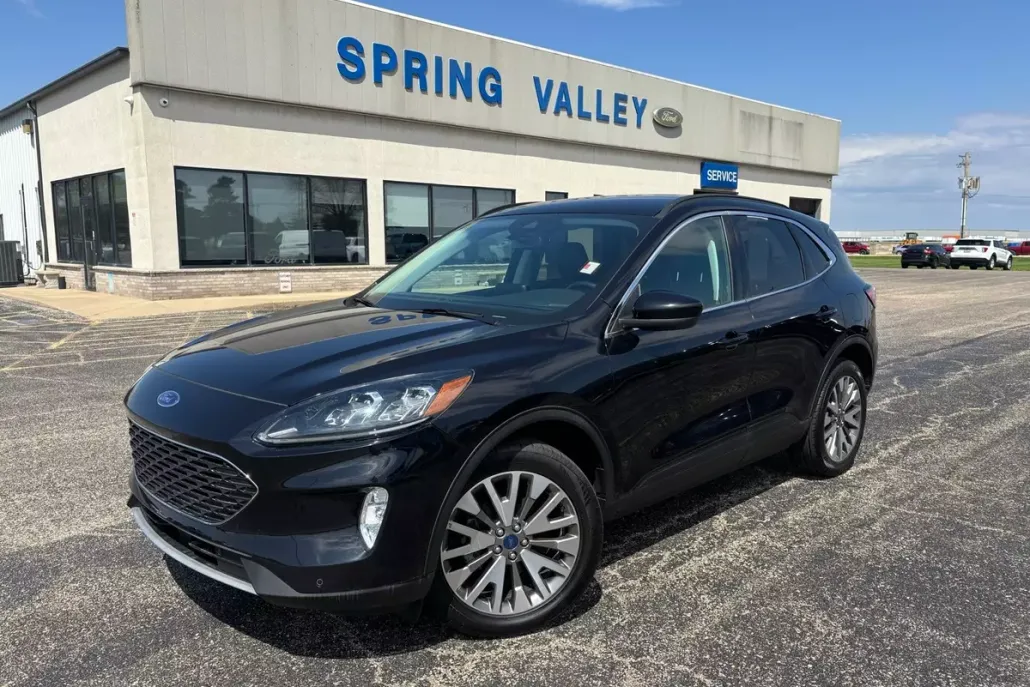 2022 Ford Escape Titanium photo 1