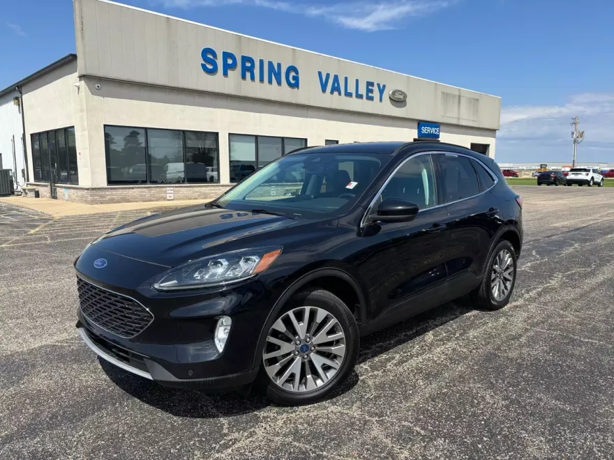 2022 Ford Escape Titanium photo 1