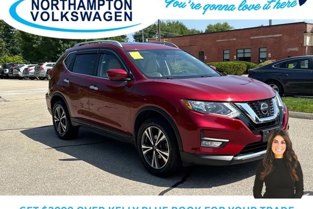 2019 Nissan Rogue SV photo 1