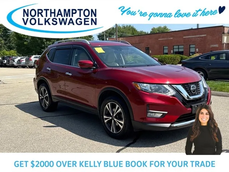 2019 Nissan Rogue SV photo 1