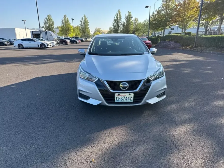 2020 Nissan Versa 1.6 SV photo 1