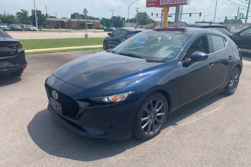 2019 Mazda Mazda3 Base Hatchback photo 1