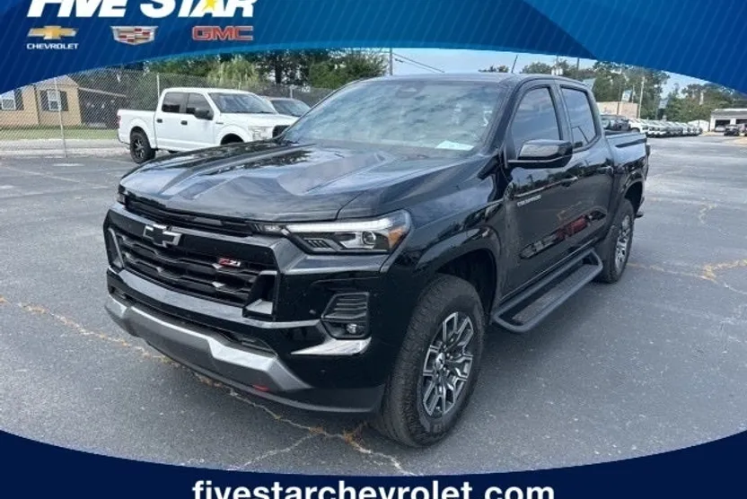 2024 Chevrolet Colorado Z71 photo 1
