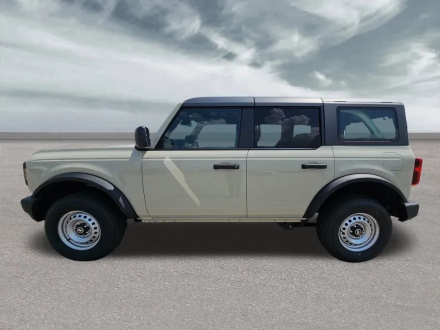 2025 Ford Bronco Base photo 1