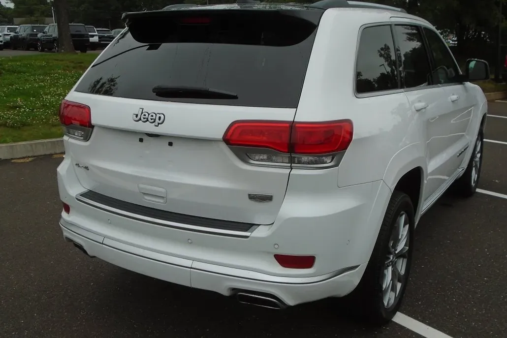2021 Jeep Grand Cherokee Summit photo 1