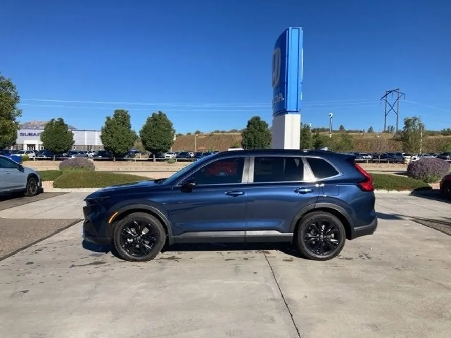 2023 Honda CR-V Hybrid Sport Touring photo 1