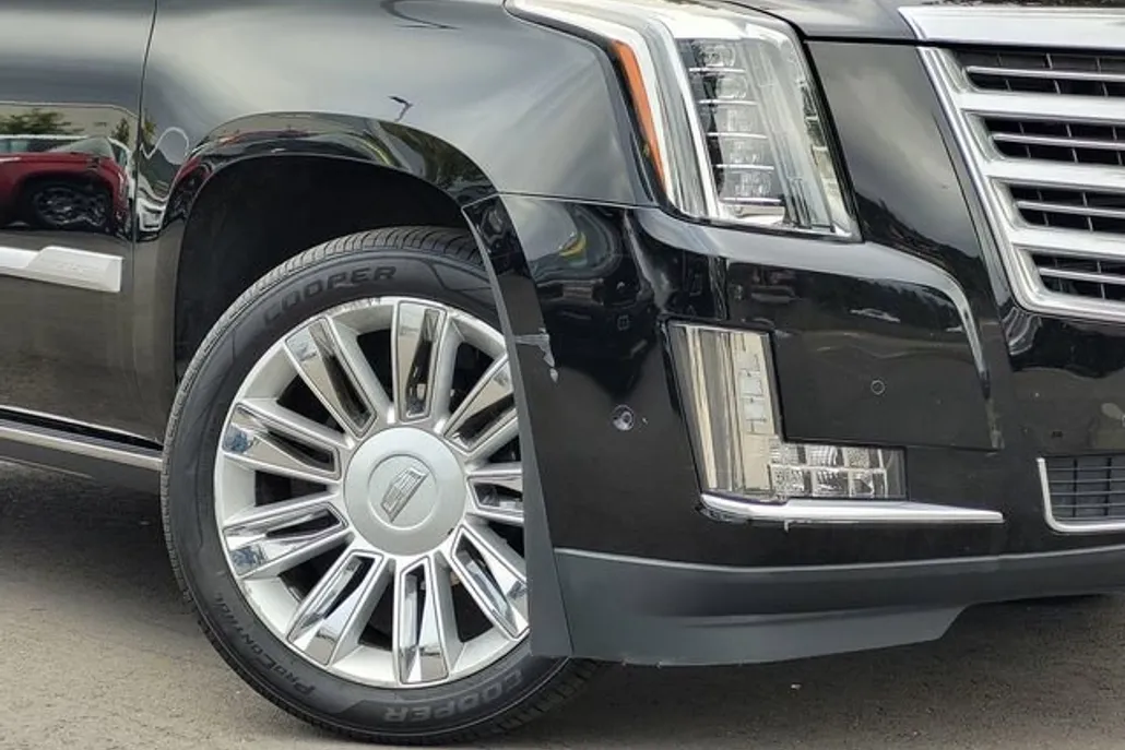 2020 Cadillac Escalade Platinum photo 1