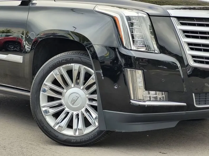 2020 Cadillac Escalade Platinum photo 1