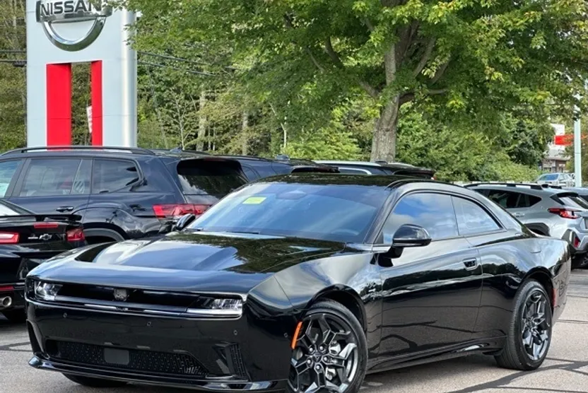 2025 Dodge Charger R/T photo 1