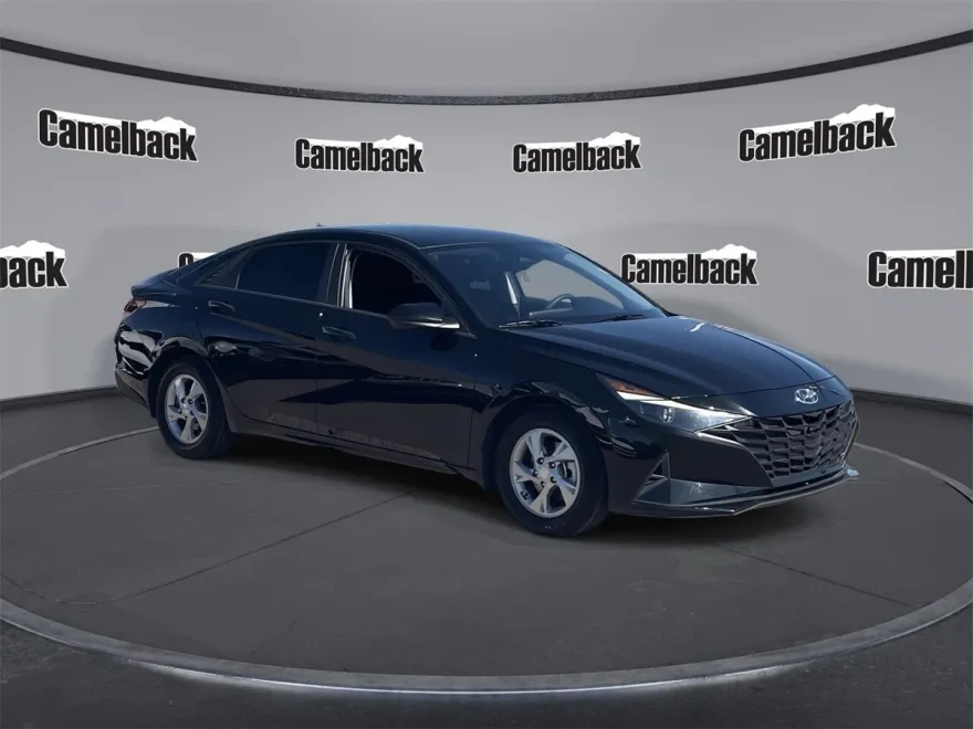 2023 Hyundai Elantra SE photo 1