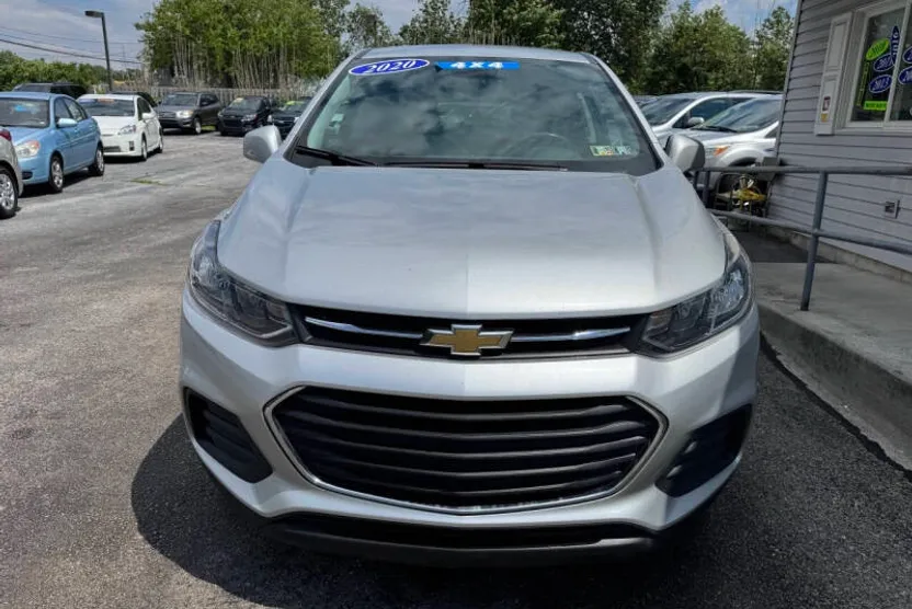 2020 Chevrolet Trax LS photo 1