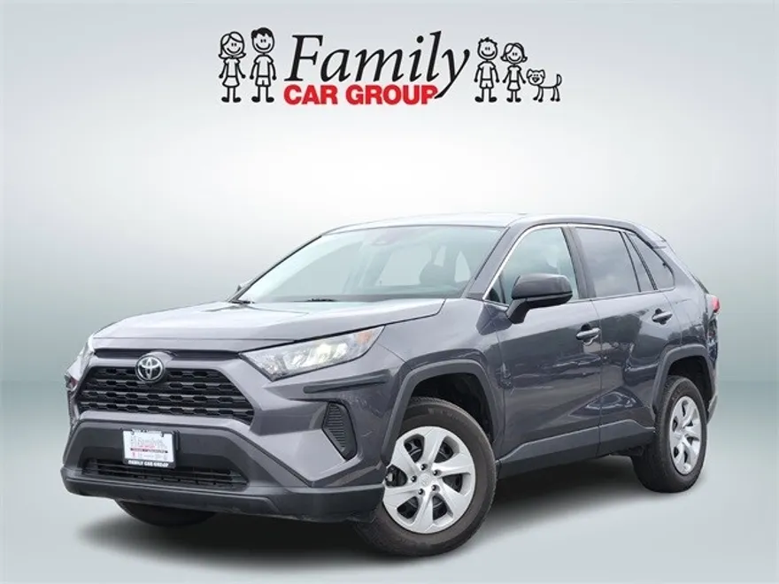 2022 Toyota RAV4 LE photo 1