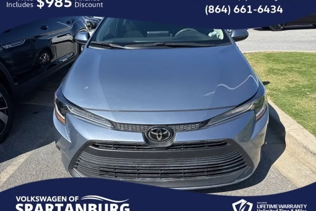 2024 Toyota Corolla LE photo 1