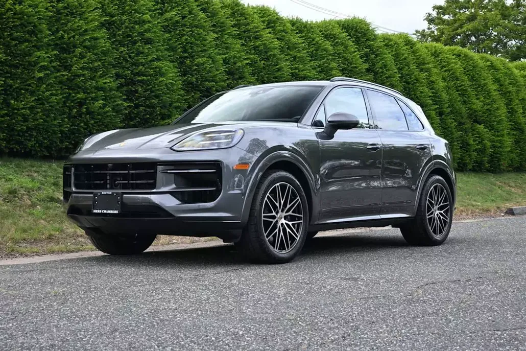 2025 Porsche Cayenne photo 1