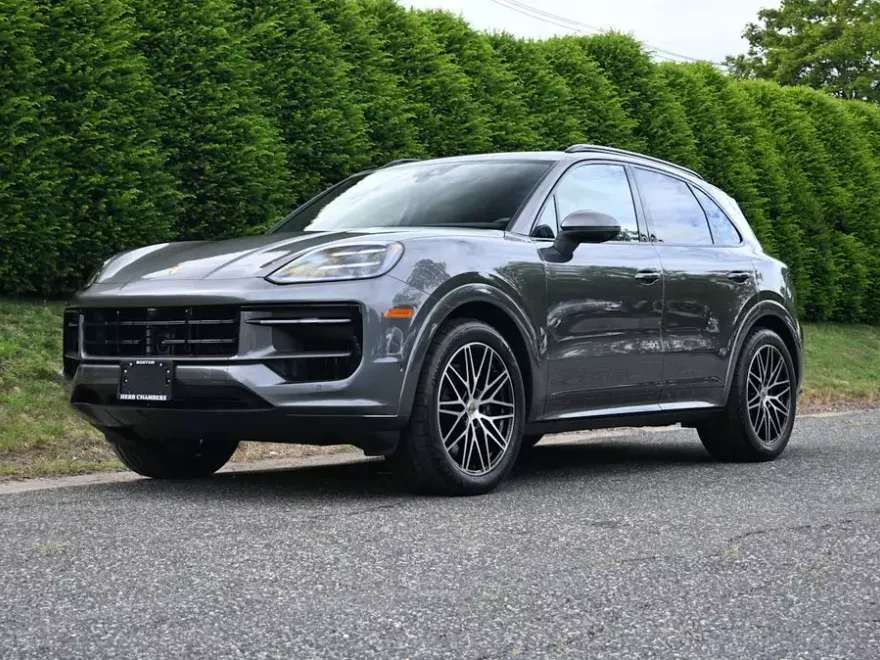 2025 Porsche Cayenne photo 1