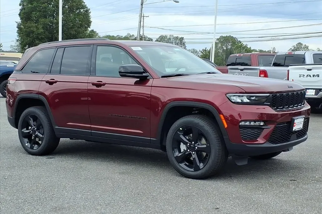 2025 Jeep Grand Cherokee Limited photo 1
