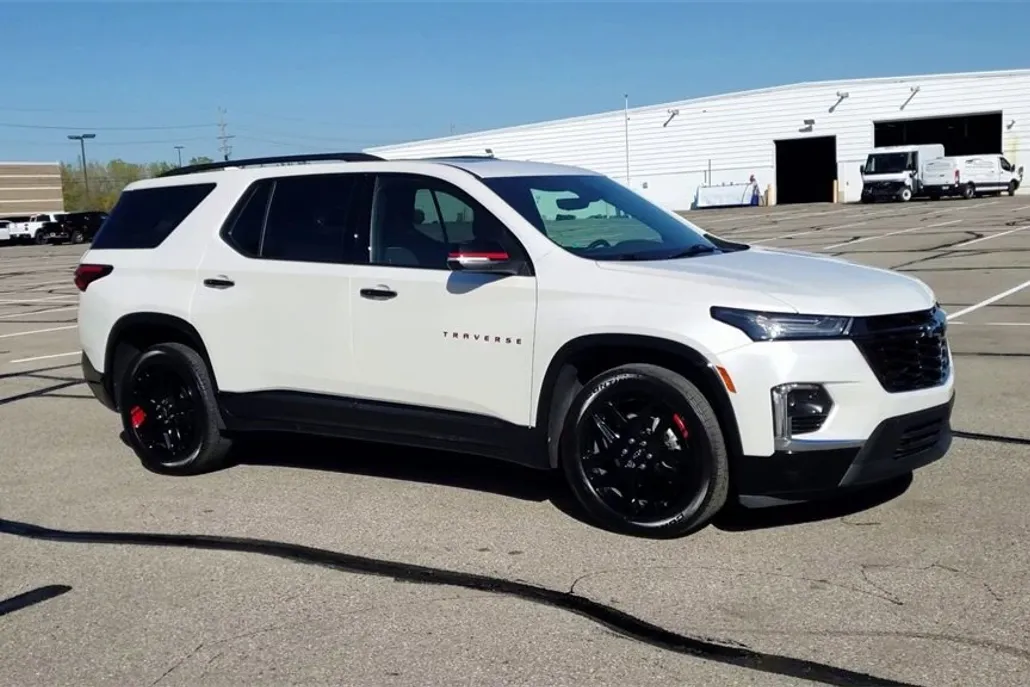 2023 Chevrolet Traverse Premier photo 1