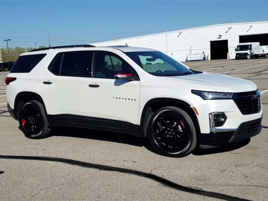2023 Chevrolet Traverse Premier photo 1