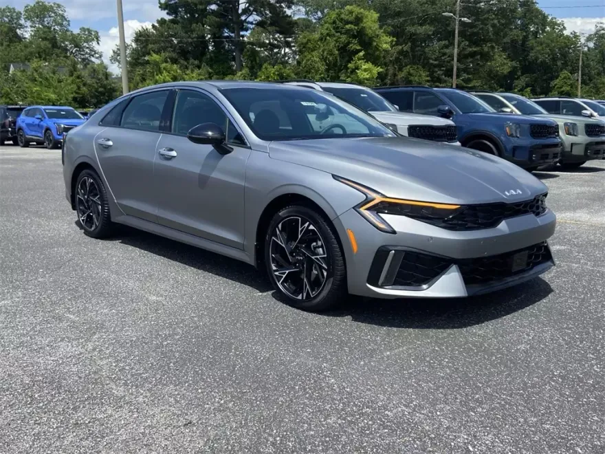 2025 Kia K5 GT-Line photo 1