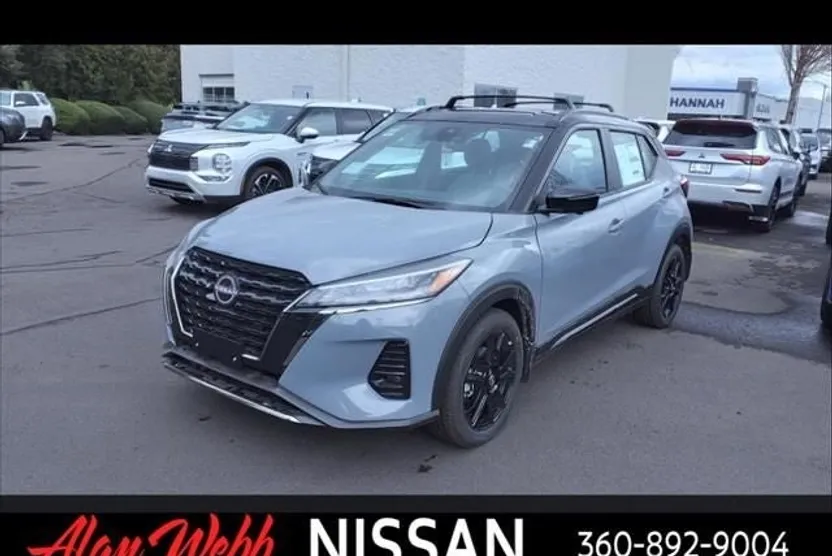 2024 Nissan Kicks SR photo 1