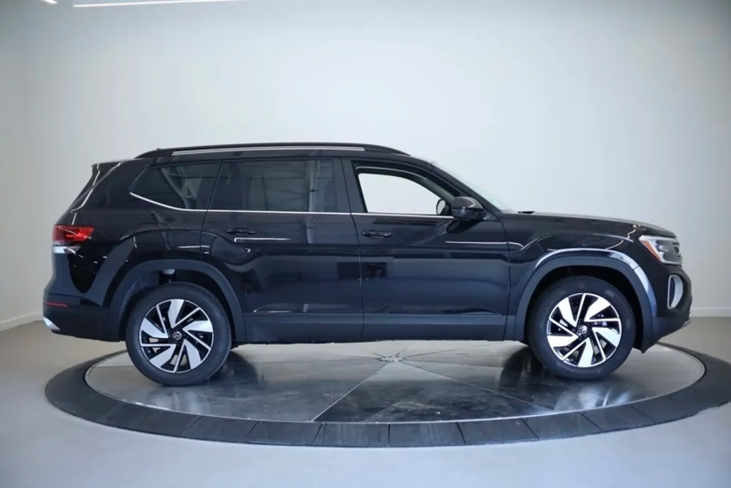 2025 Volkswagen Atlas SE Technology photo 1
