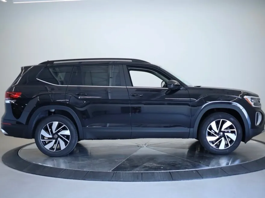 2025 Volkswagen Atlas SE Technology photo 1