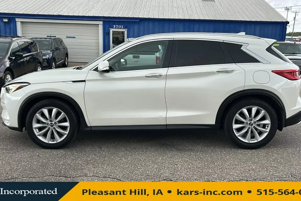 2019 Infiniti QX50 Essential photo 1