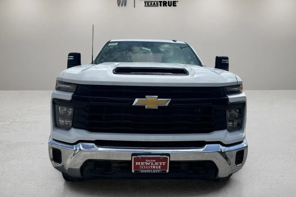 2024 Chevrolet Silverado 2500HD photo 1