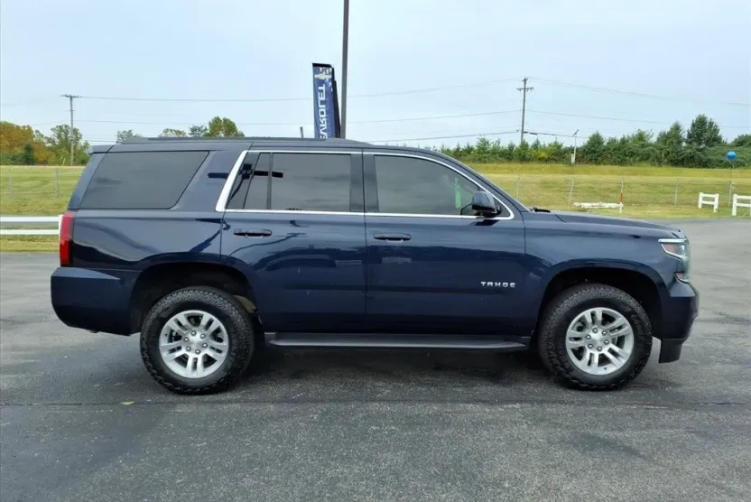 2017 Chevrolet Tahoe LS photo 1