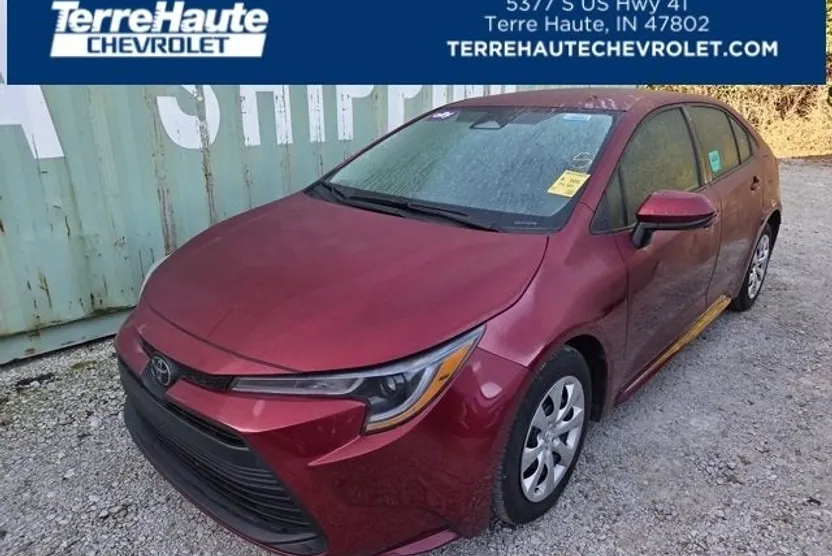 2024 Toyota Corolla LE photo 1
