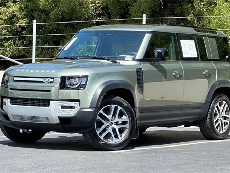 2025 Land Rover Defender 110 S photo 1