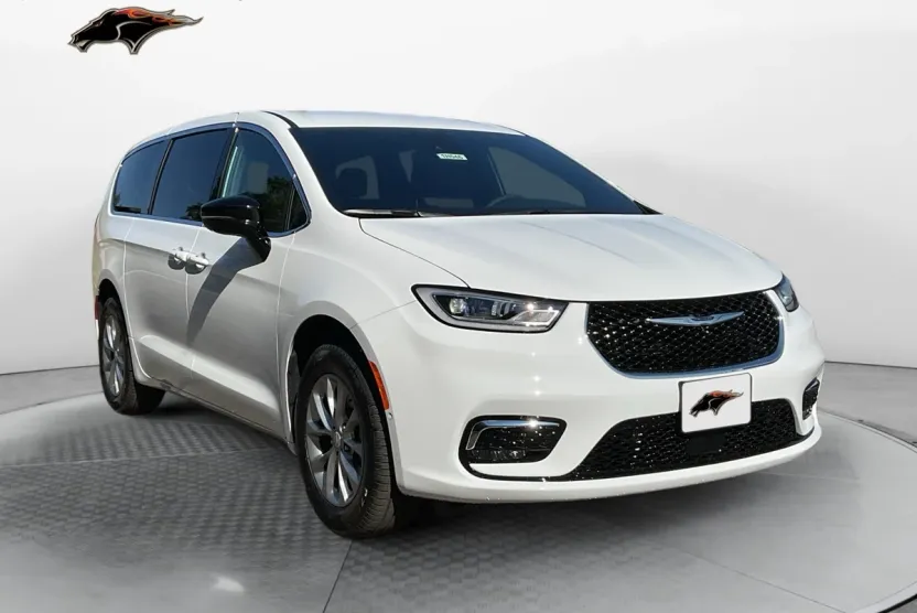 2026 Chrysler Pacifica photo 1