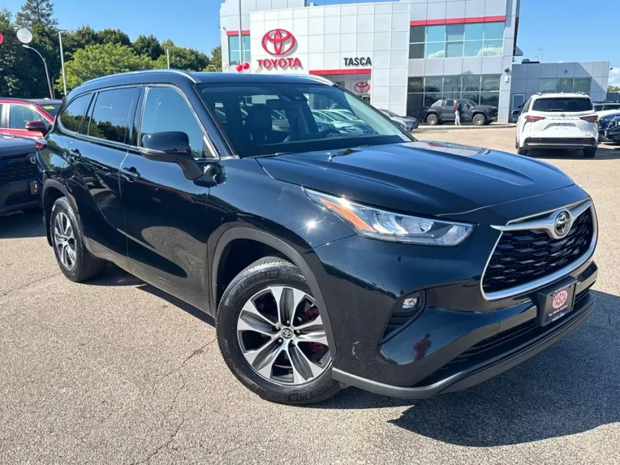 2020 Toyota Highlander XLE photo 1